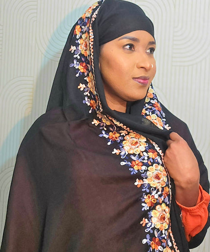 Foulard Amira aux fleurs - Noir