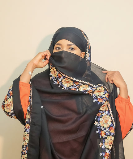 Foulard Amira aux fleurs - Noir