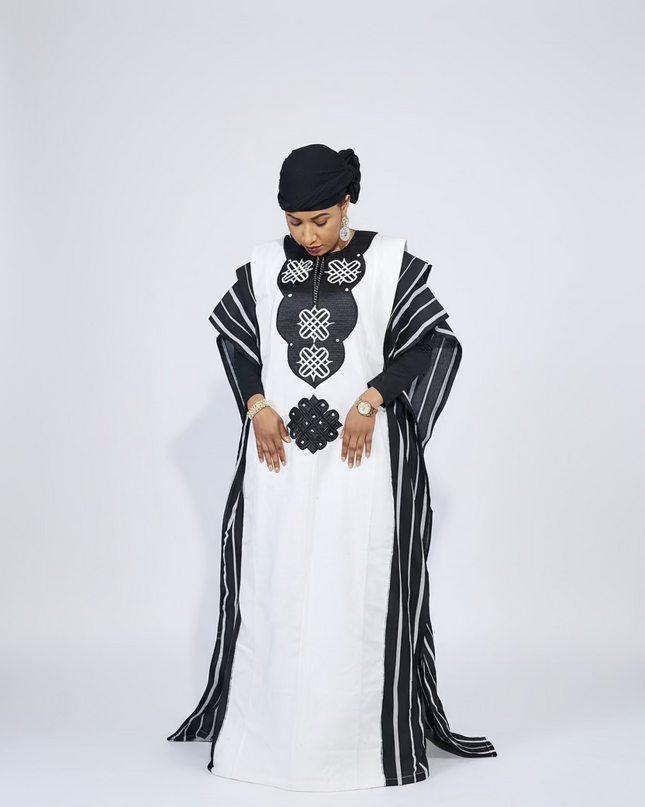 Boubou aso oke oloyé brodé - Noir blanc