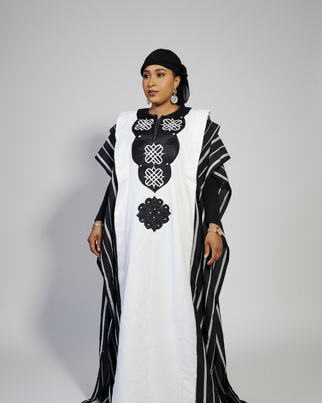 Boubou aso oke oloyé brodé - Noir blanc
