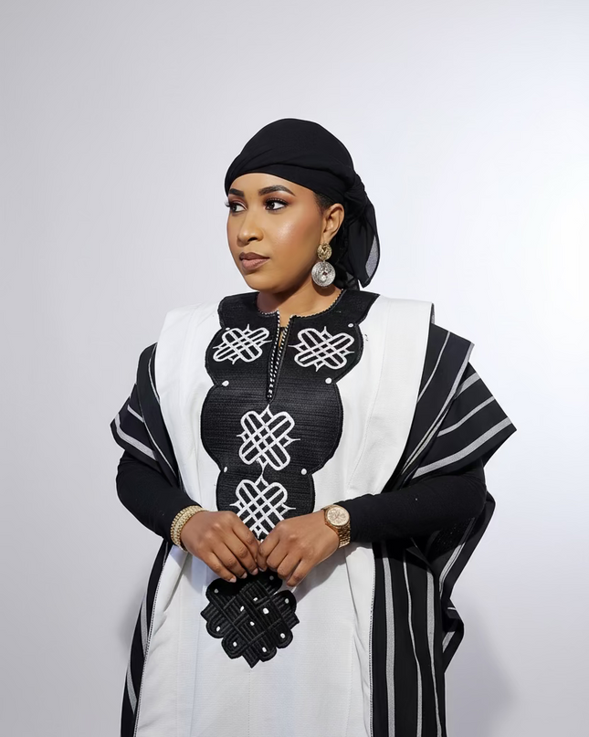Boubou aso oke oloyé brodé - Noir blanc