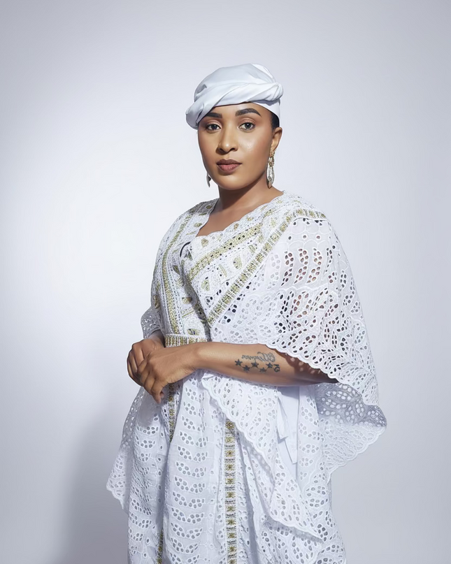 Makeba en dentelle - Blanc gold