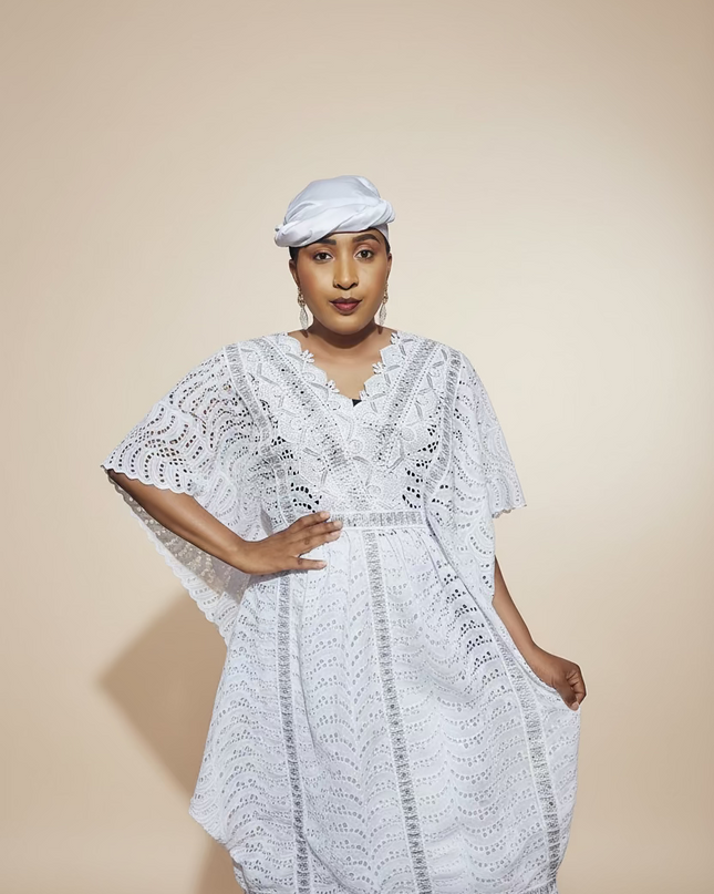 Makeba en dentelle - Blanc