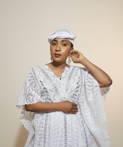 Makeba en dentelle - Blanc
