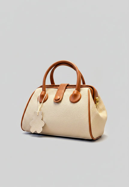 <a href="/collections/sacs" target="_blank" title="Sacs & Accessoires"><em><strong>Découvrez nos sacs à main à partir de 15 euros. Élégance et style accessibles. Chaque pièce raconte une histoire.</strong></em></a>