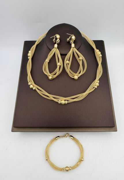 <strong>Parure de bijoux</strong> - Une pièce originale !<a href="/collections/bijoux-parures" target="_blank" title="Bijoux">/collections/bijoux-parures</a>