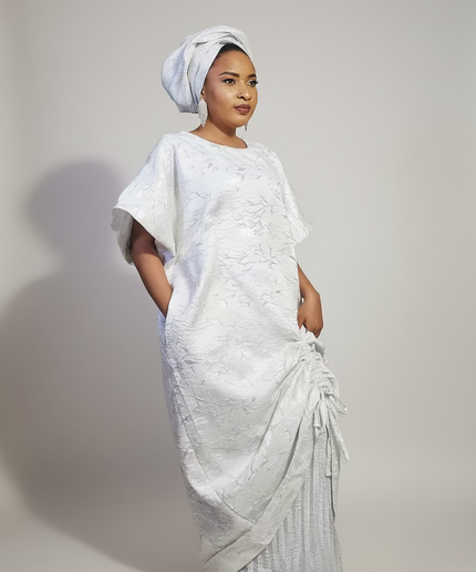 Ensemble brocart rétractable avec sous robe plissé - Blanc
